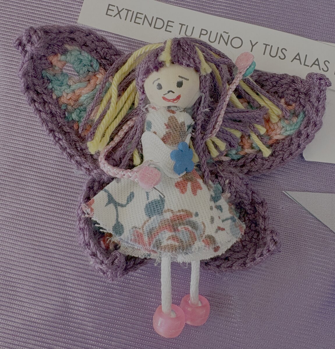 Broche 9 - Extiende tu puño y tus alas